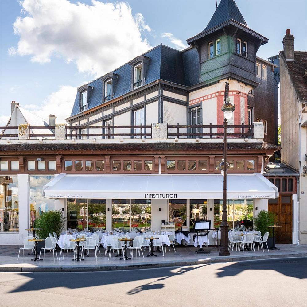 En Face De L'Hotel Normandy - Appartement Dernier Etage Deauville Luaran gambar